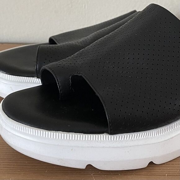 Priori Chunky Slide Sandals Womens Size 7 White Platform Toe Loop Black Leather - Picture 3 of 8